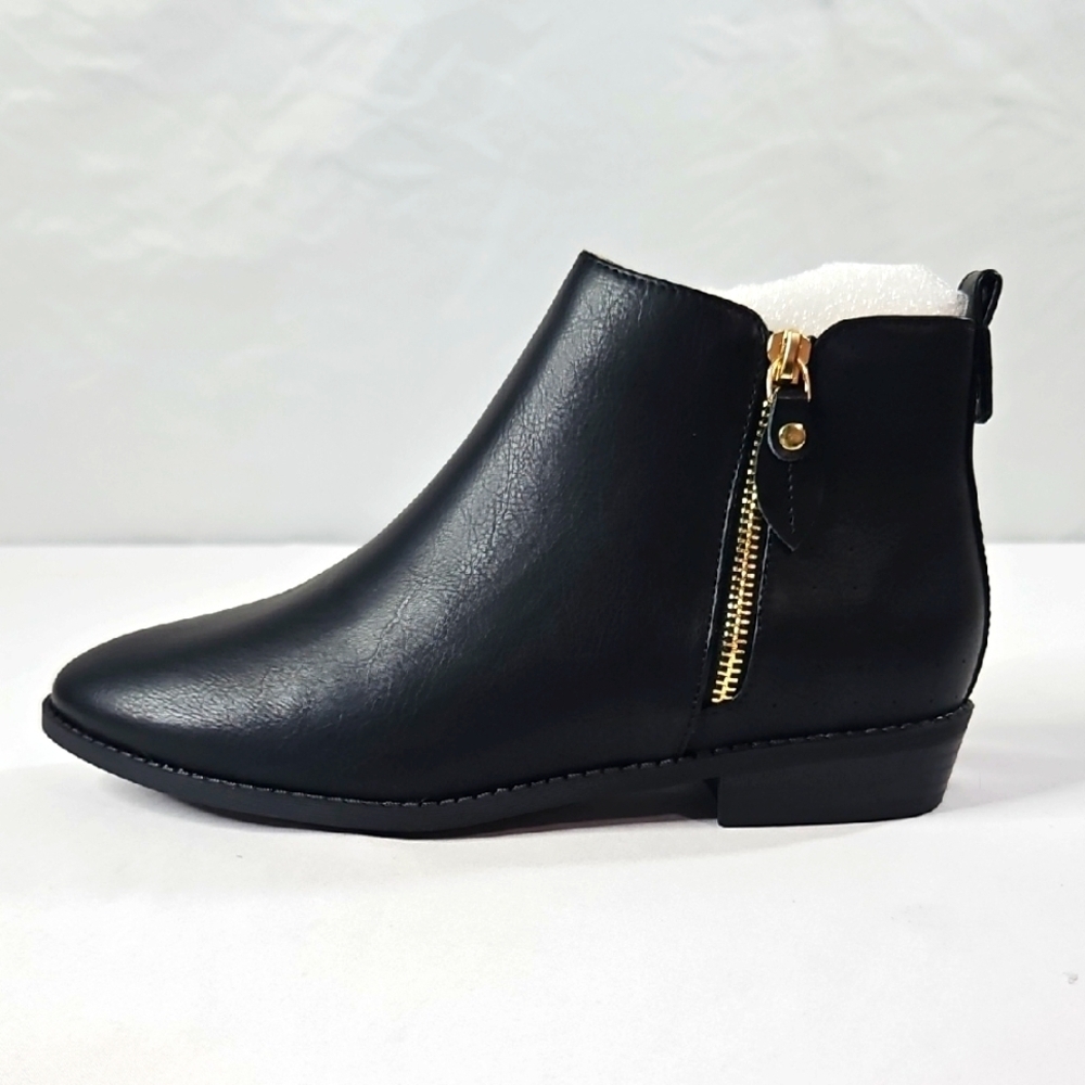 Journee Collection Ellis Black Leather Ankle Boots Size 8